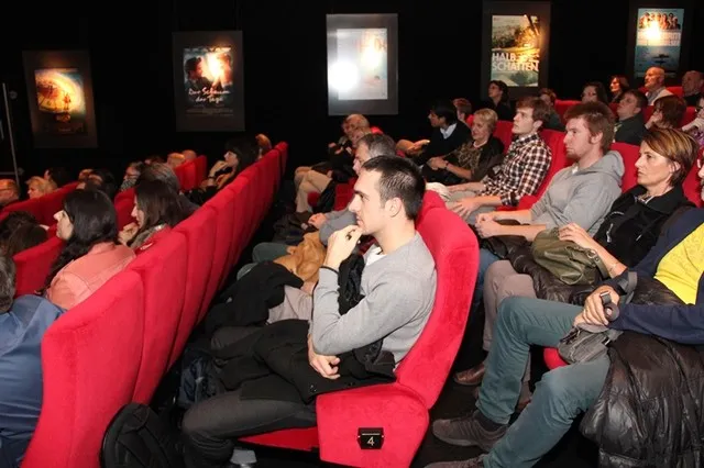 Publikum im Kommunalen Kino Esslingen bei FILMANAK 2013