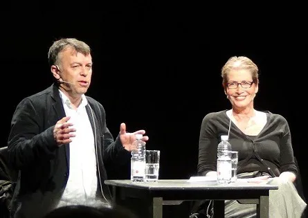Dr. Nele Karajlić bei der Buchpräsentation in Stuttgart, 2016